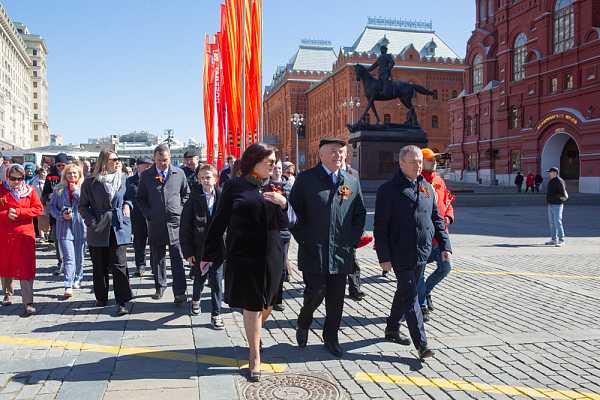 «СОЮЗЭКСПЕРТИЗА» ТПП РФ приняла участие в церемонии возложения венка и цветов к могиле Неизвестного Солдата у Кремлевской стены